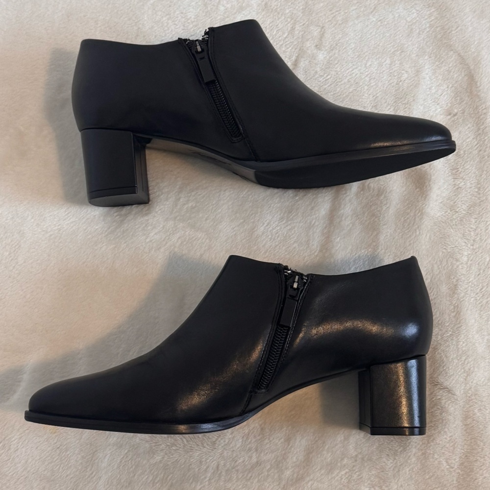 Trotters Size 9 Black Leather Shoe Boots. 2” heel.New condition but Tags removed - Picture 12 of 15